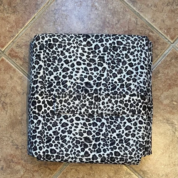 Debbee  Black & White Leopard Print Travel Jewelry Case - Picture 4 of 4